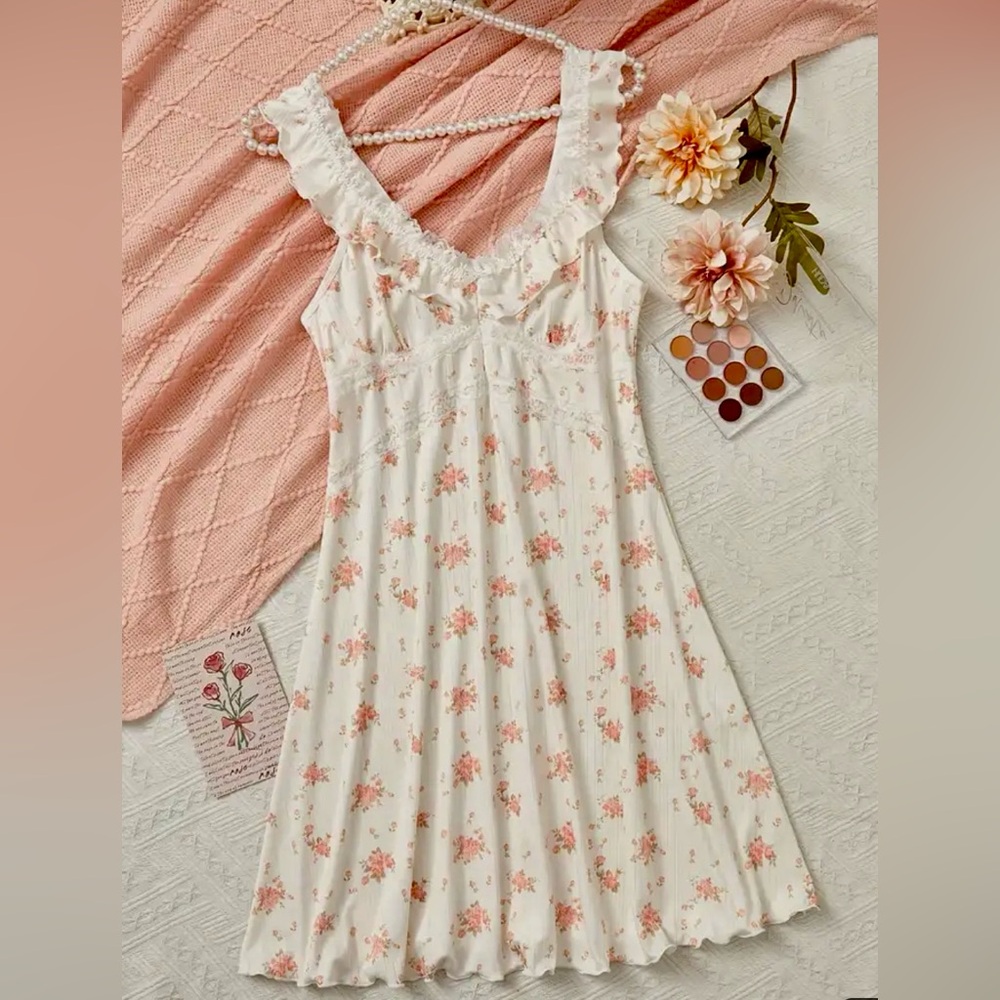 Floral Print Ribbed Lace Trim Nightgown